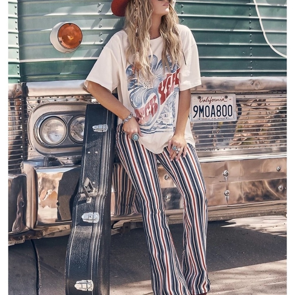 Wrangler x Lainey Wilson Striped Flare Jeans 28x32